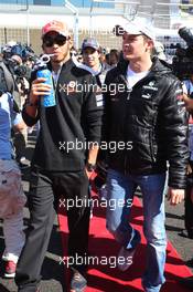 (L to R): Lewis Hamilton (GBR) McLaren with Nico Rosberg (GER) Mercedes AMG F1 on the drivers parade. 18.11.2012. Formula 1 World Championship, Rd 19, United States Grand Prix, Austin, Texas, USA, Race Day.