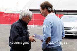 (L to R): Bernie Ecclestone (GBR) CEO Formula One Group (FOM) with Christian Horner (GBR) Red Bull Racing Team Principal. 15.11.2012. Formula 1 World Championship, Rd 19, United States Grand Prix, Austin, Texas, USA, Preparation Day.