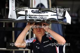 Williams mechanic works on the Williams FW34 front wing. 15.11.2012. Formula 1 World Championship, Rd 19, United States Grand Prix, Austin, Texas, USA, Preparation Day.