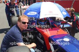 Jolyon Palmer (GBR), iSport International and his father Jonathan Palmer, chief executive of MotorSport Vision  23.06.2012. GP2 Series, Rd 6, Valencia, Spain, Saturday