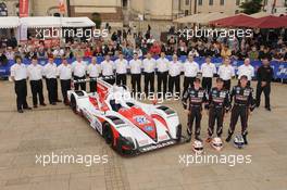 #42 Greaves Motorsport Zytek Z11SN Nissan: Alex Brundle, Martin Brundle, Lucas Ordonez 11.06.2012, Le Mans Scrutineering and Teamshots, FIA World Endurance Championship, Le Mans, France