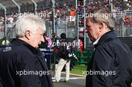 (L to R): Charlie Whiting (GBR) FIA Delegate with Martin Brundle (GBR) Sky Sports Commentator on the grid. 17.03.2013. Formula 1 World Championship, Rd 1, Australian Grand Prix, Albert Park, Melbourne, Australia, Race Day.