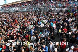 Fans at the podium. 17.03.2013. Formula 1 World Championship, Rd 1, Australian Grand Prix, Albert Park, Melbourne, Australia, Race Day.