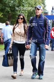 Pastor Maldonado (VEN) Williams with girlfriend Gabriella Tarkany. 16.03.2013. Formula 1 World Championship, Rd 1, Australian Grand Prix, Albert Park, Melbourne, Australia, Qualifying Day.