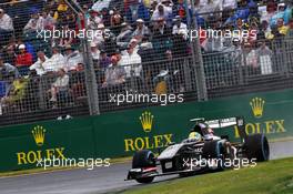 Esteban Gutierrez (MEX) Sauber C32 runs wide. 16.03.2013. Formula 1 World Championship, Rd 1, Australian Grand Prix, Albert Park, Melbourne, Australia, Qualifying Day.