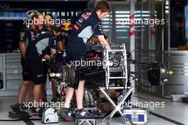 Red Bull Racing RB9 is prepared. 14.03.2013. Formula 1 World Championship, Rd 1, Australian Grand Prix, Albert Park, Melbourne, Australia, Preparation Day.