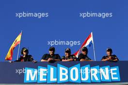 Fans above the Melbourne sign. 14.03.2013. Formula 1 World Championship, Rd 1, Australian Grand Prix, Albert Park, Melbourne, Australia, Preparation Day.