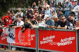 Fans. 14.03.2013. Formula 1 World Championship, Rd 1, Australian Grand Prix, Albert Park, Melbourne, Australia, Preparation Day.