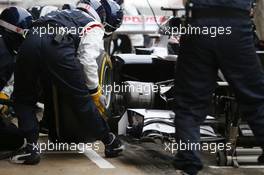 Valtteri Bottas (FIN) Williams FW35 practices a pit stop. 22.02.2013. Formula One Testing, Day Four, Barcelona, Spain.