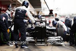Valtteri Bottas (FIN) Williams FW35 practices pit stops. 22.02.2013. Formula One Testing, Day Four, Barcelona, Spain.