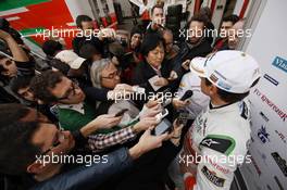 Adrian Sutil (GER) Sahara Force India F1 with the media. 21.02.2013. Formula One Testing, Day Three, Barcelona, Spain.