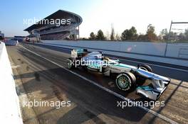 Lewis Hamilton (GBR) Mercedes AMG F1 W04 leaves the pits. 20.02.2013. Formula One Testing, Day Two, Barcelona, Spain.