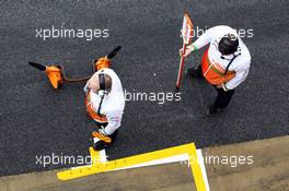 Sahara Force India F1 Team mechanics. 01.03.2013. Formula One Testing, Day Two, Barcelona, Spain.