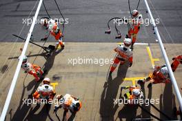 Sahara Force India F1 Team practices pit stops. 02.03.2013. Formula One Testing, Day Three, Barcelona, Spain.