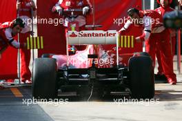 Fernando Alonso (ESP) Ferrari F138 with cable hanging. 03.03.2013. Formula One Testing, Day Four, Barcelona, Spain.