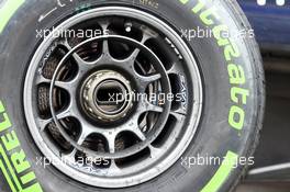 Williams FW35 wheel. 28.02.2013. Formula One Testing, Day One, Barcelona, Spain.