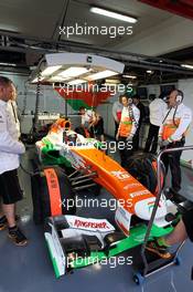 Paul di Resta (GBR) Sahara Force India VJM06 in the pits. 28.02.2013. Formula One Testing, Day One, Barcelona, Spain.