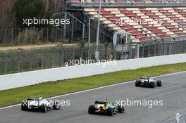 Esteban Gutierrez (MEX) Sauber C32 leads Charles Pic (FRA) Caterham CT03 and Lewis Hamilton (GBR) Mercedes AMG F1 W04. 28.02.2013. Formula One Testing, Day One, Barcelona, Spain.