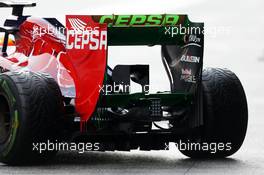 Jean-Eric Vergne (FRA) Scuderia Toro Rosso STR8 running flow-vis paint on the rear wing. 28.02.2013. Formula One Testing, Day One, Barcelona, Spain.