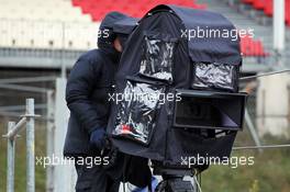 A 3D TV Cameraman and equipment. 28.02.2013. Formula One Testing, Day One, Barcelona, Spain.