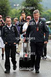 (L to R): Paddy Lowe (GBR) Mercedes AMG F1 Executive Director (Technical) and Ross Brawn (GBR) Mercedes AMG F1 Team Principal. 23.08.2013. Formula 1 World Championship, Rd 11, Belgian Grand Prix, Spa Francorchamps, Belgium, Practice Day.