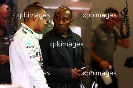 Lewis Hamilton (GBR) Mercedes AMG F1 with his father Anthony Hamilton (GBR). 24.08.2013. Formula 1 World Championship, Rd 11, Belgian Grand Prix, Spa Francorchamps, Belgium, Qualifying Day.