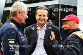 Dr Helmut Marko (AUT) Red Bull Motorsport Consultant (Left) with Niki Lauda (AUT) Mercedes Non-Executive Chairman (Right). 24.08.2013. Formula 1 World Championship, Rd 11, Belgian Grand Prix, Spa Francorchamps, Belgium, Qualifying Day.