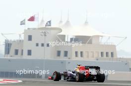 Sebastian Vettel (GER) Red Bull Racing RB9. 19.04.2013. Formula 1 World Championship, Rd 4, Bahrain Grand Prix, Sakhir, Bahrain, Practice Day
