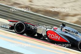 Jenson Button (GBR) McLaren MP4-28. 19.04.2013. Formula 1 World Championship, Rd 4, Bahrain Grand Prix, Sakhir, Bahrain, Practice Day