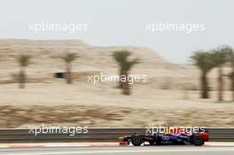 Mark Webber (AUS) Red Bull Racing RB9. 19.04.2013. Formula 1 World Championship, Rd 4, Bahrain Grand Prix, Sakhir, Bahrain, Practice Day