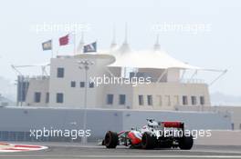 Sergio Perez (MEX) McLaren MP4-28. 19.04.2013. Formula 1 World Championship, Rd 4, Bahrain Grand Prix, Sakhir, Bahrain, Practice Day