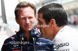 (L to R): Christian Horner (GBR) Red Bull Racing Team Principal with Mark Webber (AUS) Red Bull Racing. 19.04.2013. Formula 1 World Championship, Rd 4, Bahrain Grand Prix, Sakhir, Bahrain, Practice Day