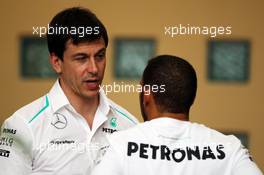 (L to R): Toto Wolff (GER) Mercedes AMG F1 Shareholder and Executive Director with Lewis Hamilton (GBR) Mercedes AMG F1. 19.04.2013. Formula 1 World Championship, Rd 4, Bahrain Grand Prix, Sakhir, Bahrain, Practice Day