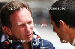 (L to R): Christian Horner (GBR) Red Bull Racing Team Principal with Mark Webber (AUS) Red Bull Racing. 19.04.2013. Formula 1 World Championship, Rd 4, Bahrain Grand Prix, Sakhir, Bahrain, Practice Day