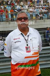 Dr. Vijay Mallya (IND) Sahara Force India F1 Team Owner on the grid. 21.04.2013. Formula 1 World Championship, Rd 4, Bahrain Grand Prix, Sakhir, Bahrain, Race Day
