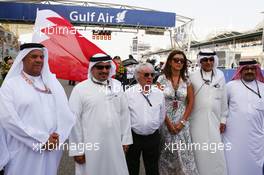 Bernie Ecclestone (GBR) CEO Formula One Group (FOM) and Fabiana Flosi (BRA) on the grid wiHRH Prince Salman bin Hamad Al Khalifa, Crown Prince of Bahrawith 21.04.2013. Formula 1 World Championship, Rd 4, Bahrain Grand Prix, Sakhir, Bahrain, Race Day