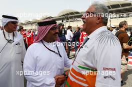 Dr. Vijay Mallya (IND) Sahara Force India F1 Team Owner on the grid with Muhammed Al Khalifa (BRN) Bahrain Circuit Chairman on the grid. 21.04.2013. Formula 1 World Championship, Rd 4, Bahrain Grand Prix, Sakhir, Bahrain, Race Day