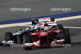 Felipe Massa (BRA) Ferrari F138 leads Valtteri Bottas (FIN) Williams FW35. 21.04.2013. Formula 1 World Championship, Rd 4, Bahrain Grand Prix, Sakhir, Bahrain, Race Day