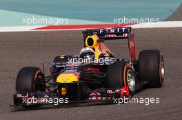 Sebastian Vettel (GER) Red Bull Racing RB9. 21.04.2013. Formula 1 World Championship, Rd 4, Bahrain Grand Prix, Sakhir, Bahrain, Race Day