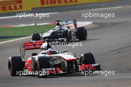 Jenson Button (GBR) McLaren MP4-28. 21.04.2013. Formula 1 World Championship, Rd 4, Bahrain Grand Prix, Sakhir, Bahrain, Race Day