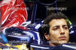 Daniel Ricciardo (AUS) Scuderia Toro Rosso STR8. 20.04.2013. Formula 1 World Championship, Rd 4, Bahrain Grand Prix, Sakhir, Bahrain, Qualifying Day