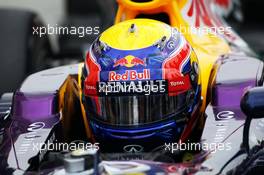 Mark Webber (AUS) Red Bull Racing RB9 in parc ferme. 20.04.2013. Formula 1 World Championship, Rd 4, Bahrain Grand Prix, Sakhir, Bahrain, Qualifying Day