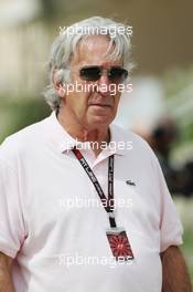 Tom Shine (USA) Driver Manager. 20.04.2013. Formula 1 World Championship, Rd 4, Bahrain Grand Prix, Sakhir, Bahrain, Qualifying Day