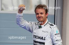 Nico Rosberg (GER) Mercedes AMG F1 celebrates his pole position in parc ferme. 20.04.2013. Formula 1 World Championship, Rd 4, Bahrain Grand Prix, Sakhir, Bahrain, Qualifying Day