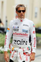 Jenson Button (GBR) McLaren. 20.04.2013. Formula 1 World Championship, Rd 4, Bahrain Grand Prix, Sakhir, Bahrain, Qualifying Day