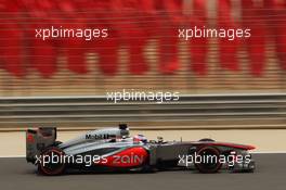 Jenson Button (GBR) McLaren MP4-28. 20.04.2013. Formula 1 World Championship, Rd 4, Bahrain Grand Prix, Sakhir, Bahrain, Qualifying Day