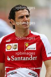 Pedro De La Rosa (ESP) Ferrari Development Driver. 20.04.2013. Formula 1 World Championship, Rd 4, Bahrain Grand Prix, Sakhir, Bahrain, Qualifying Day
