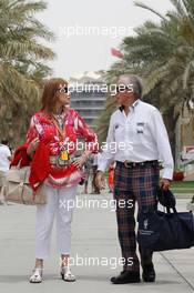 Jackie Stewart (GBR) with his wife Helen Stewart (GBR). 20.04.2013. Formula 1 World Championship, Rd 4, Bahrain Grand Prix, Sakhir, Bahrain, Qualifying Day