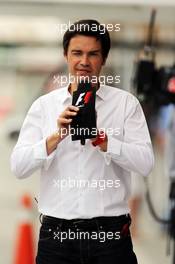 Thomas Senecal (FRA) Canal+ F1 Chief Editor and TV Presenter. 20.04.2013. Formula 1 World Championship, Rd 4, Bahrain Grand Prix, Sakhir, Bahrain, Qualifying Day
