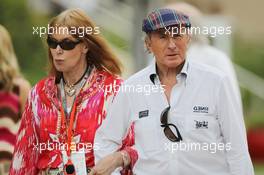 Jackie Stewart (GBR) with wife Helen Stewart (GBR). 20.04.2013. Formula 1 World Championship, Rd 4, Bahrain Grand Prix, Sakhir, Bahrain, Qualifying Day